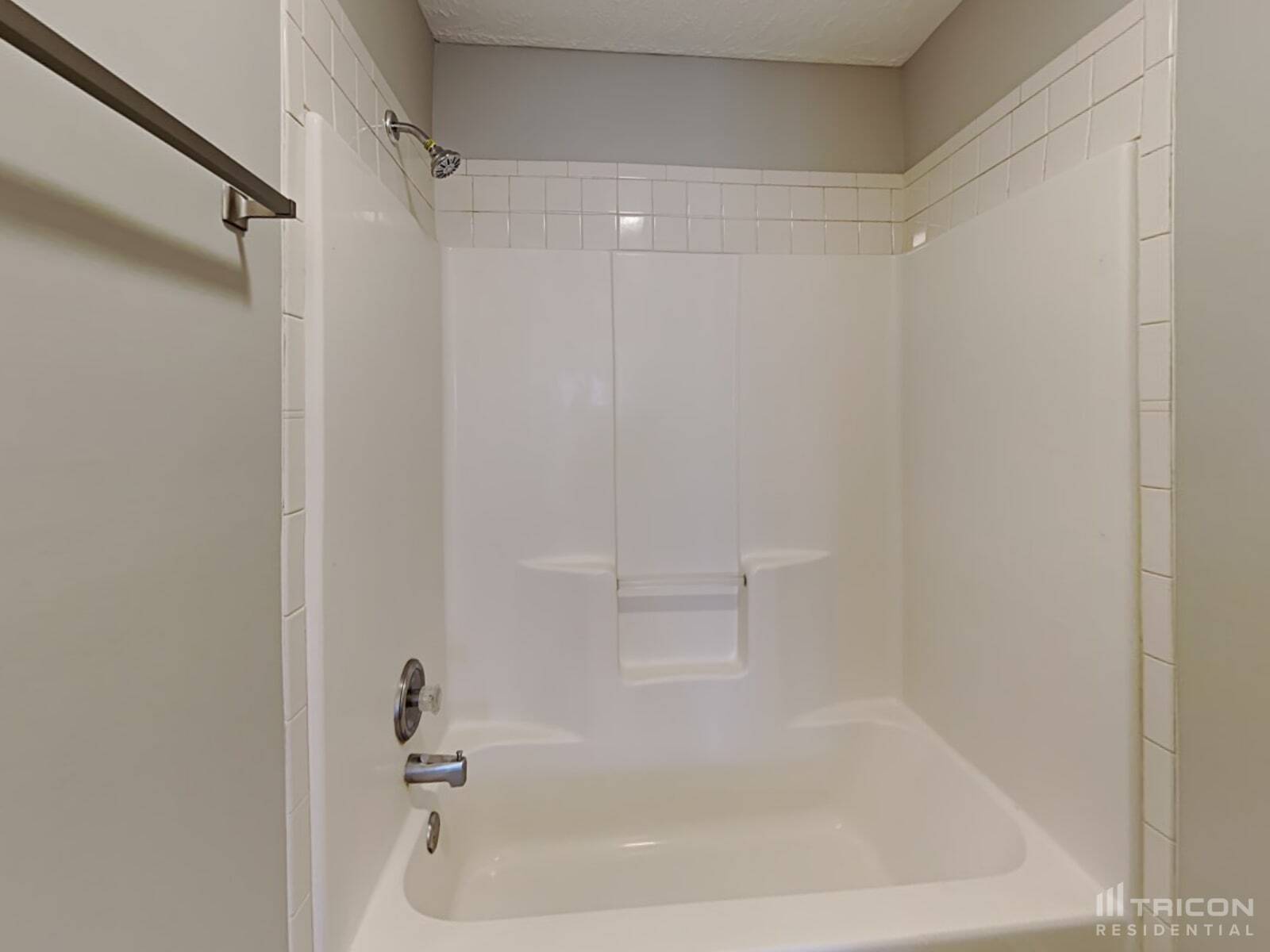 Building Photo - 4452 Redcliff N Ln