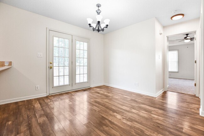 Building Photo - Three Bedroom in Sango!
