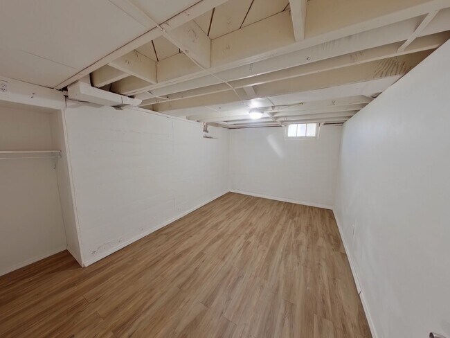 Building Photo - Charming 2BR Rental | Fenced Backyard | Basement