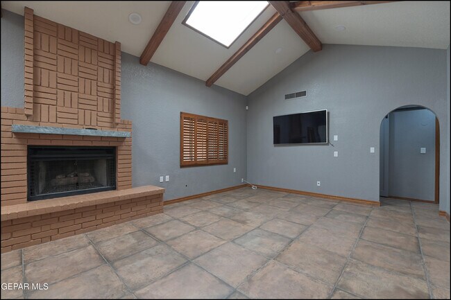 Building Photo - 6412 Via Aventura Dr