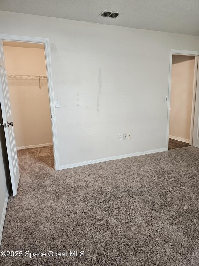 Building Photo - 1736 Vista Lake Cir