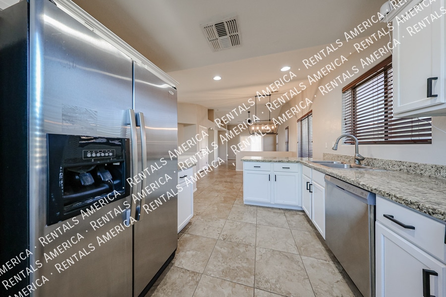 Building Photo - 3955 E Blue Sage Ct