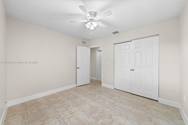 Building Photo - 2410 Coolidge St