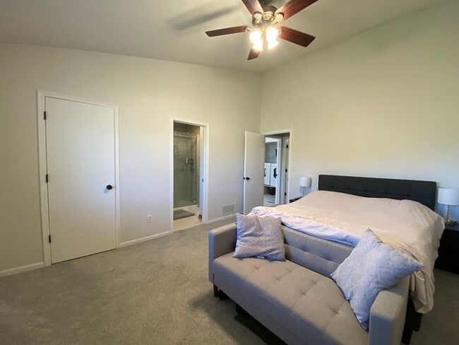 Building Photo - $1,975 | 3 Bedroom, 2.5 Bathroom Home | Ca...