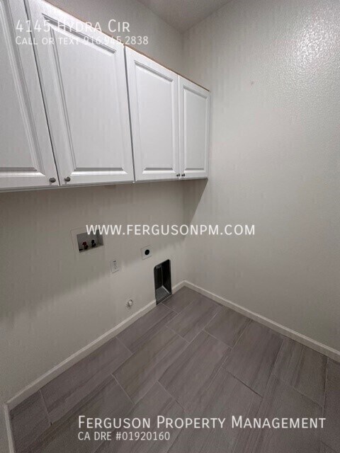 Building Photo - 4145 Hydra Cir