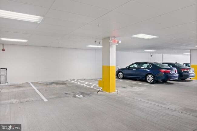 Building Photo - 2907 Bleeker St