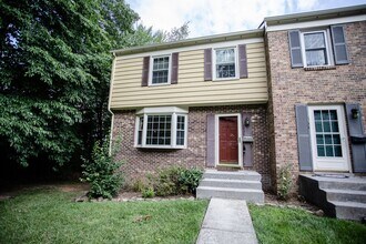 Building Photo - Spacious Blacksburg Townhome – Prime Location Near VT & Shopping