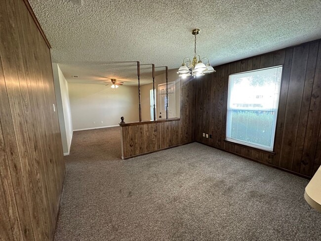 Building Photo - 204 Karem Cir