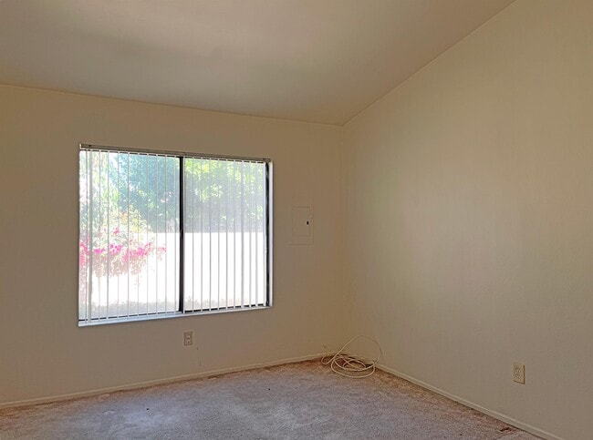 Building Photo - 40855 Sandy Gale Ln