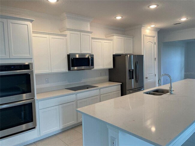 Building Photo - 10060 Dolphin Gull Cir