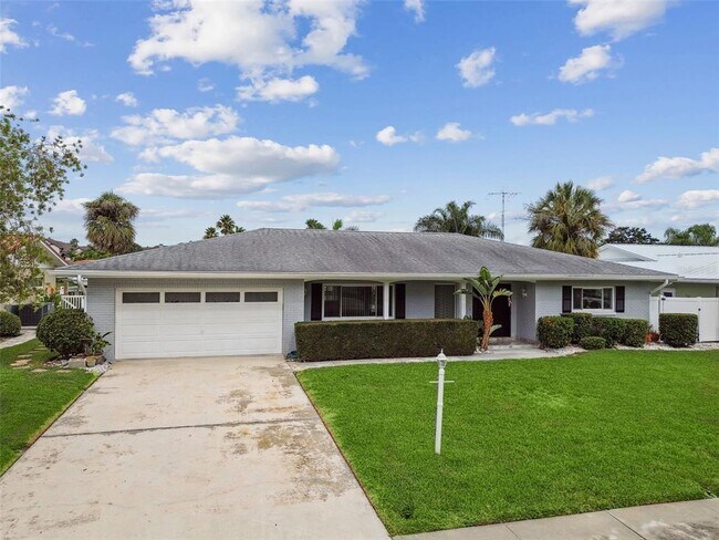 Building Photo - 3938 Versailles Dr