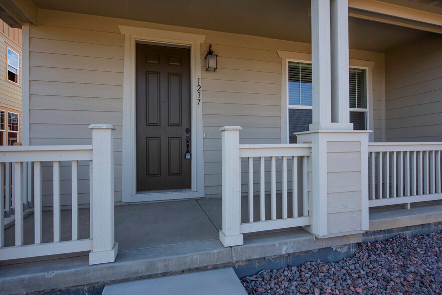 Building Photo - 1237 Shale Way