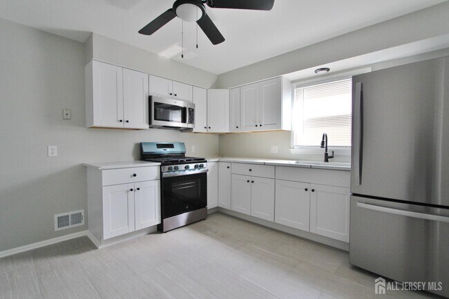Primary Photo - 516 Hamilton Blvd