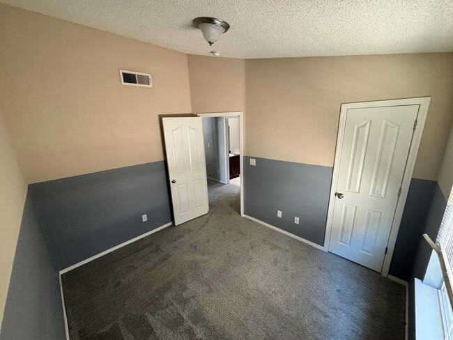 Building Photo - Charming smart 3BR House in El Paso with S...