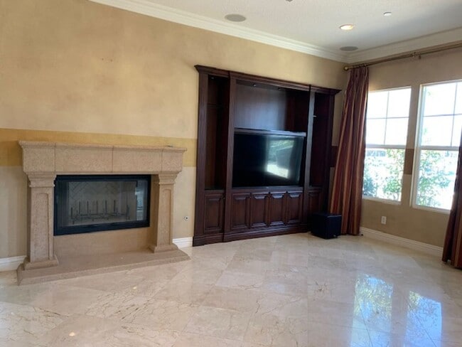 Building Photo - Boat Dock Home | Gated Community | Oxnard ...