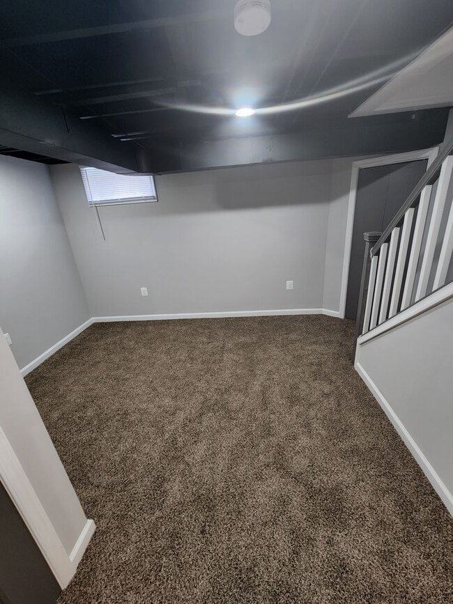 Building Photo - Beatuiful Two Bedroom Town Home