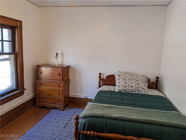 Building Photo - 30 Casterton Ave