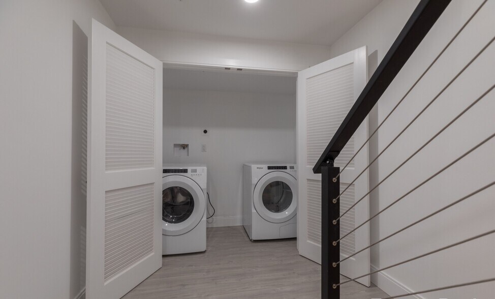 Building Photo - 3 New St