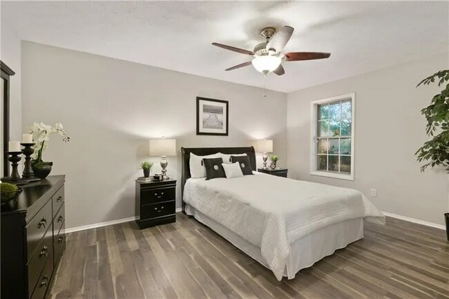 Building Photo - 901 Country Park Dr