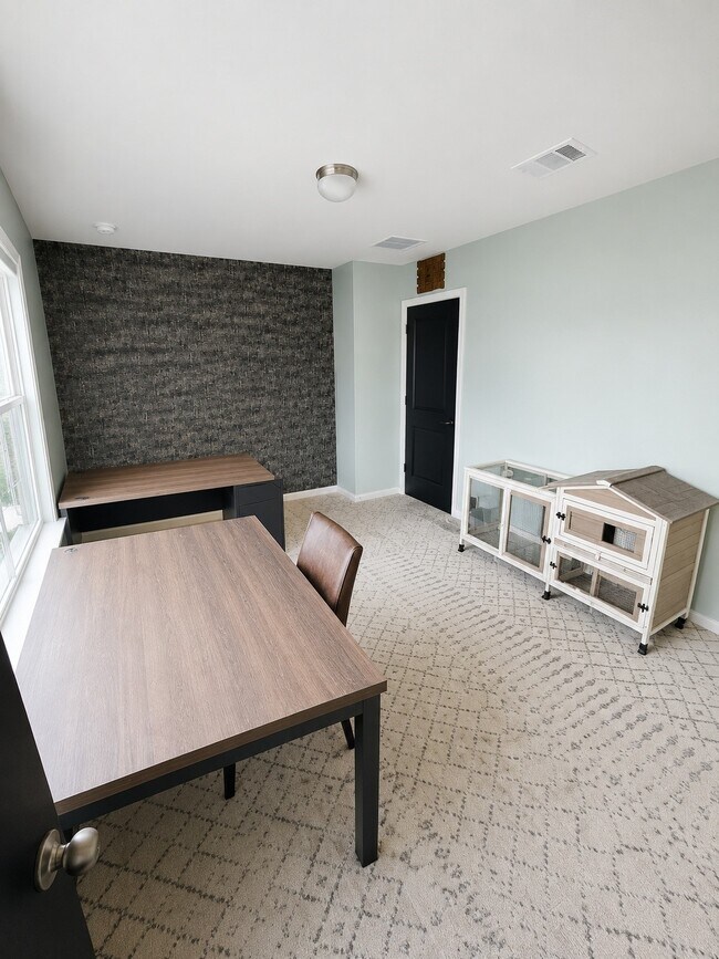 Building Photo - 2291 Raider Dr
