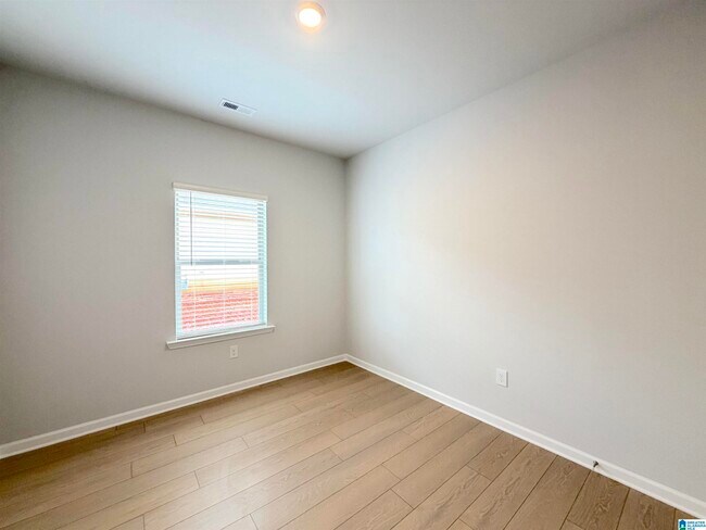 Building Photo - 237 Granby Ln