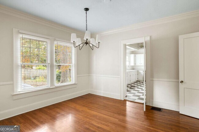 Building Photo - 5450 E Mountain St