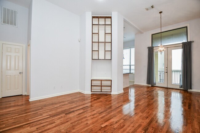 Building Photo - 2431 Dorrington St