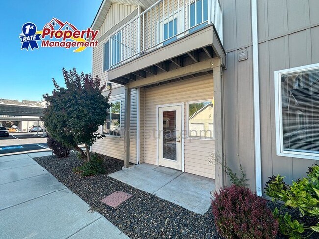 Building Photo - 272 W Mallard Dr