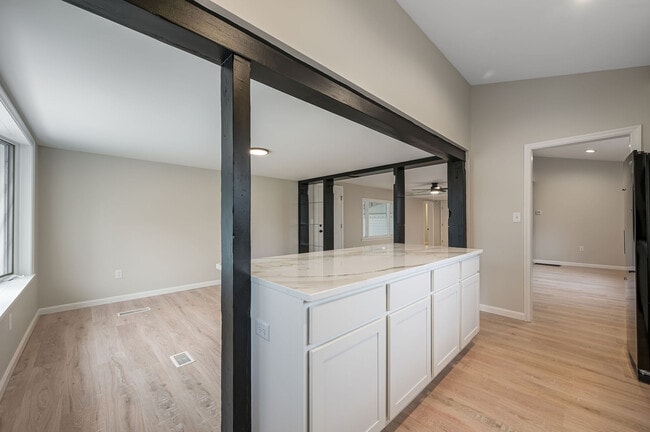 Building Photo - 2891 Kenton Rd