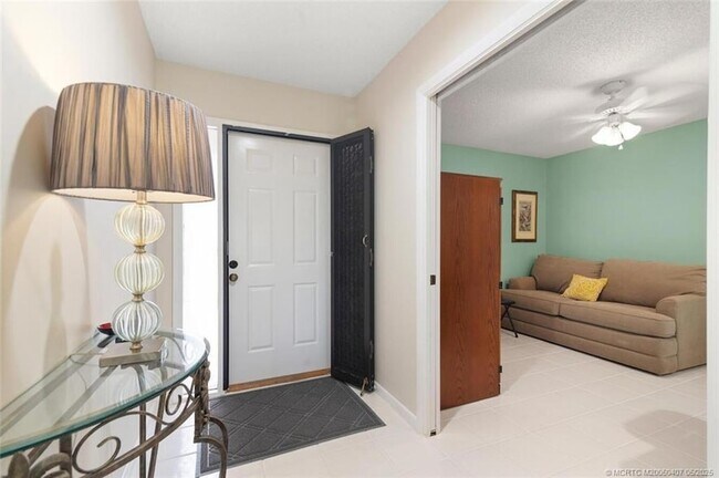 Building Photo - 4004 SW Osprey Creek Way