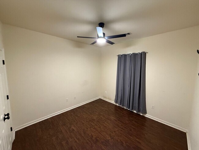 Building Photo - 3BD 2BA House on Nicholson Lakes Subdivision