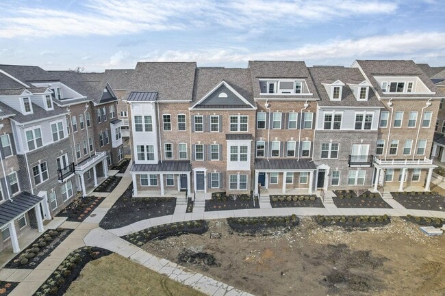 Building Photo - 4186 McCune Ave