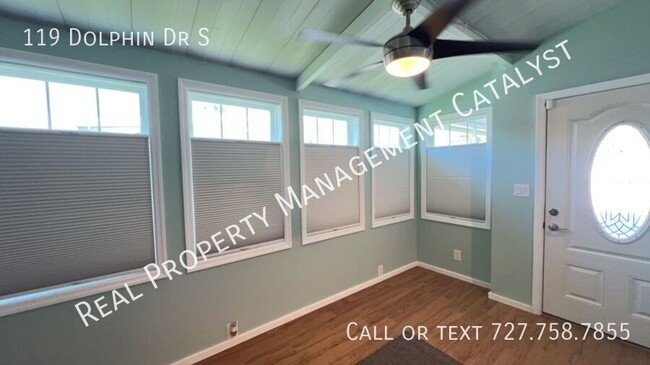 Building Photo - 119 Dolphin Dr S