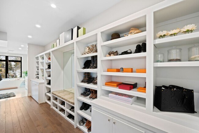 Building Photo - Luxury 4BD, 6BA Cherry Creek Home with 4 Outdoor Spaces