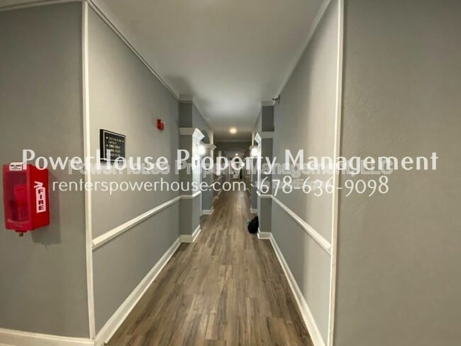 Building Photo - 1850 Cotillion Dr
