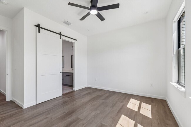 Building Photo - New Construction Townhome For Lease downtown Tampa, Ybor City, Gas Worx