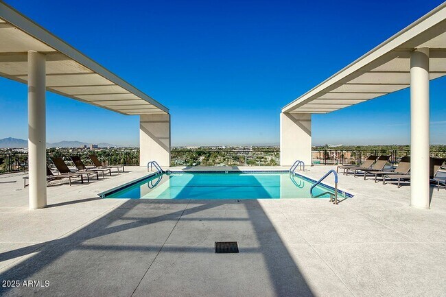 Building Photo - 208 W Portland St