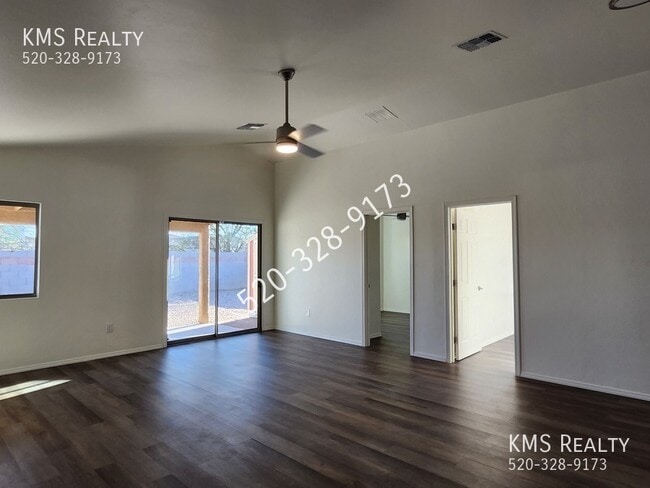 Building Photo - 6603 E Ladonna Ln