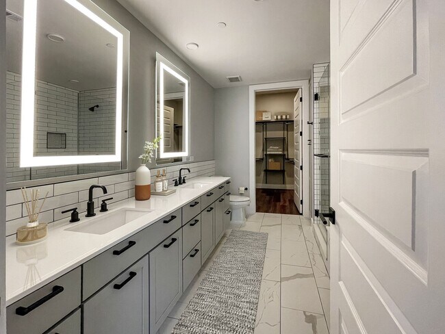 Building Photo - Your New High-End Retreat – Enjoy 1 Month ...