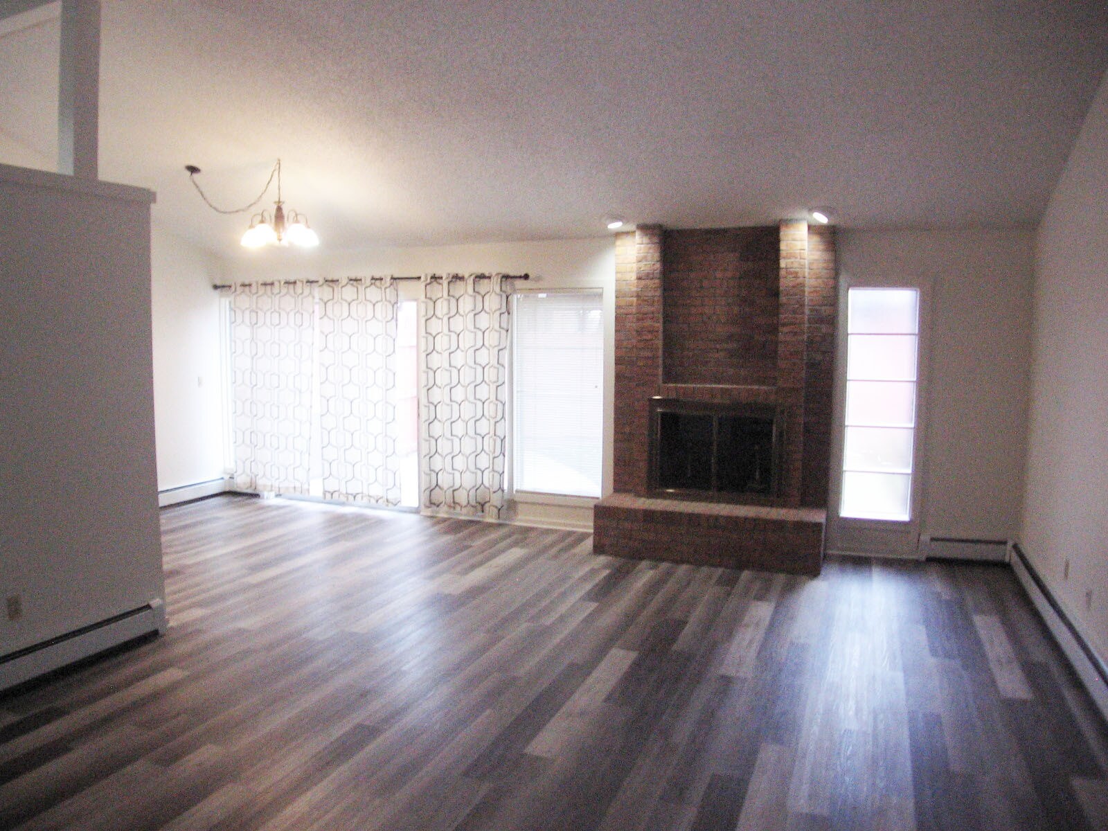 Building Photo - 1155 Lakeside Dr