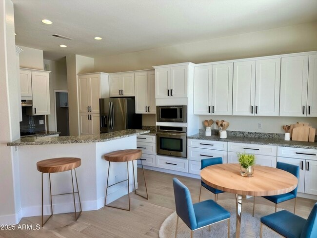 Building Photo - 4303 E Hamblin Dr