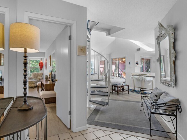 Building Photo - 3BR/3BA Fully Furnished Beach Cottage at H...