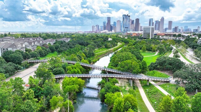 Building Photo - 5749 Larkin St