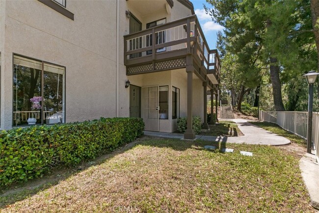 Building Photo - 22757 Lakeway Dr
