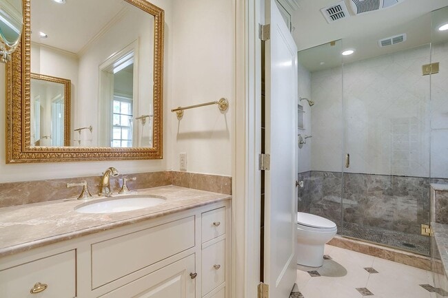 Building Photo - Prime Location- Classic 1936- 3 Bed, 3.5 Bath, Seconds from River Crest Country Club- 76107