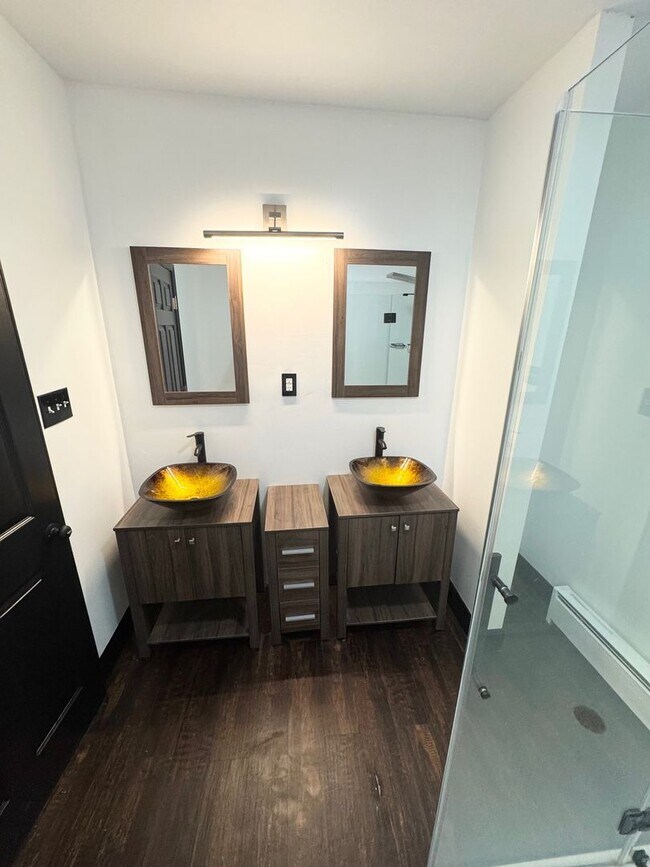 Building Photo - STRA509