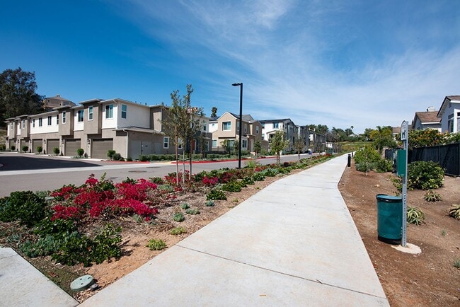 Building Photo - Charming 4 Bedroom 3.5 Bath in Carmel Mountain Ranch