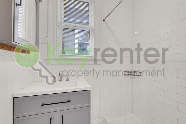 Building Photo - 1827 T St