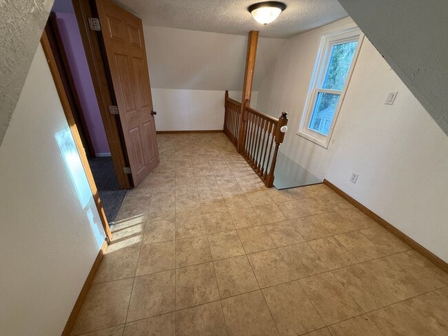 Building Photo - Cloquet MN - 3-bed - 1-bath - 1 - car Sing...