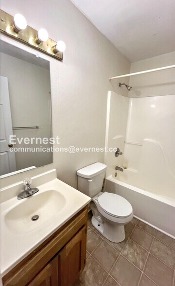 Building Photo - 1313 E 31st St